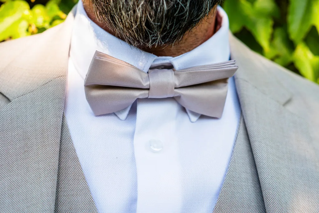 Photo du noeud papillon du marié - Mariage de Sophie et Alain - 2025 - Photographe à Saint-Gaudens (31) Marc Villard / VILMAGE
